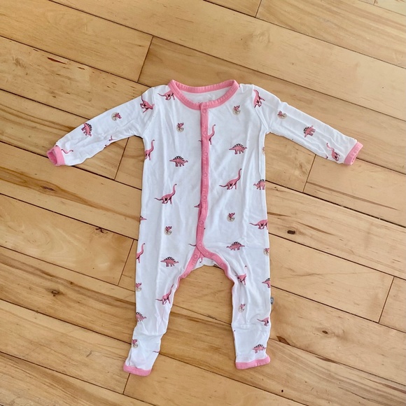 6-12m rose Jurassic Kyte baby long sleeve snap romper - Picture 1 of 1